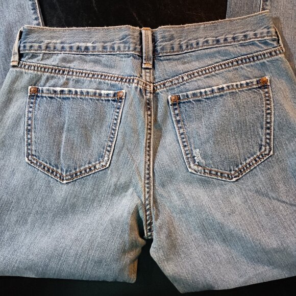 Old Navy Women's Straight Distressed Jeans Size 4 - Picture 4 of 10